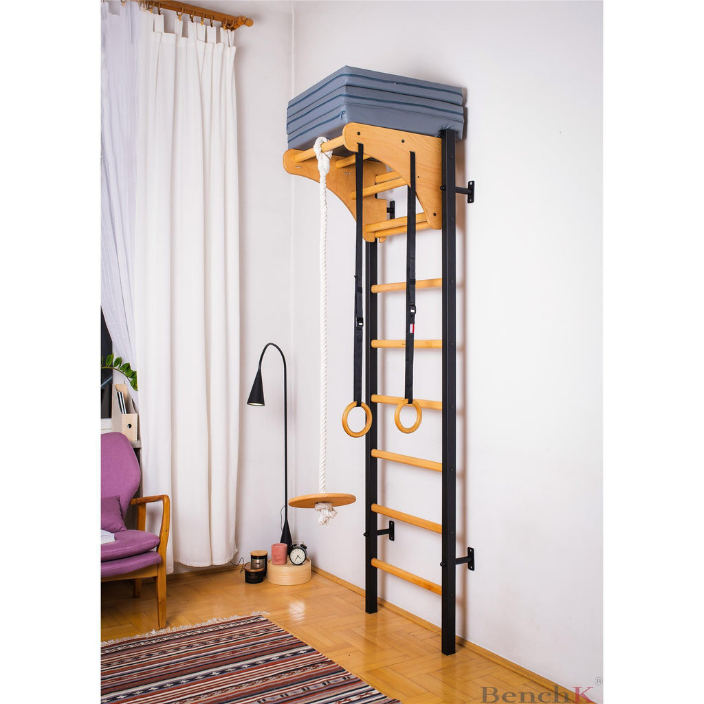 BenchK Sprossenwand 212B mit verstellbarer Klimmzugstange, abnehmbarer Tischplatte als Schreibtisch und Turnzubehör A076 – Ansicht 4