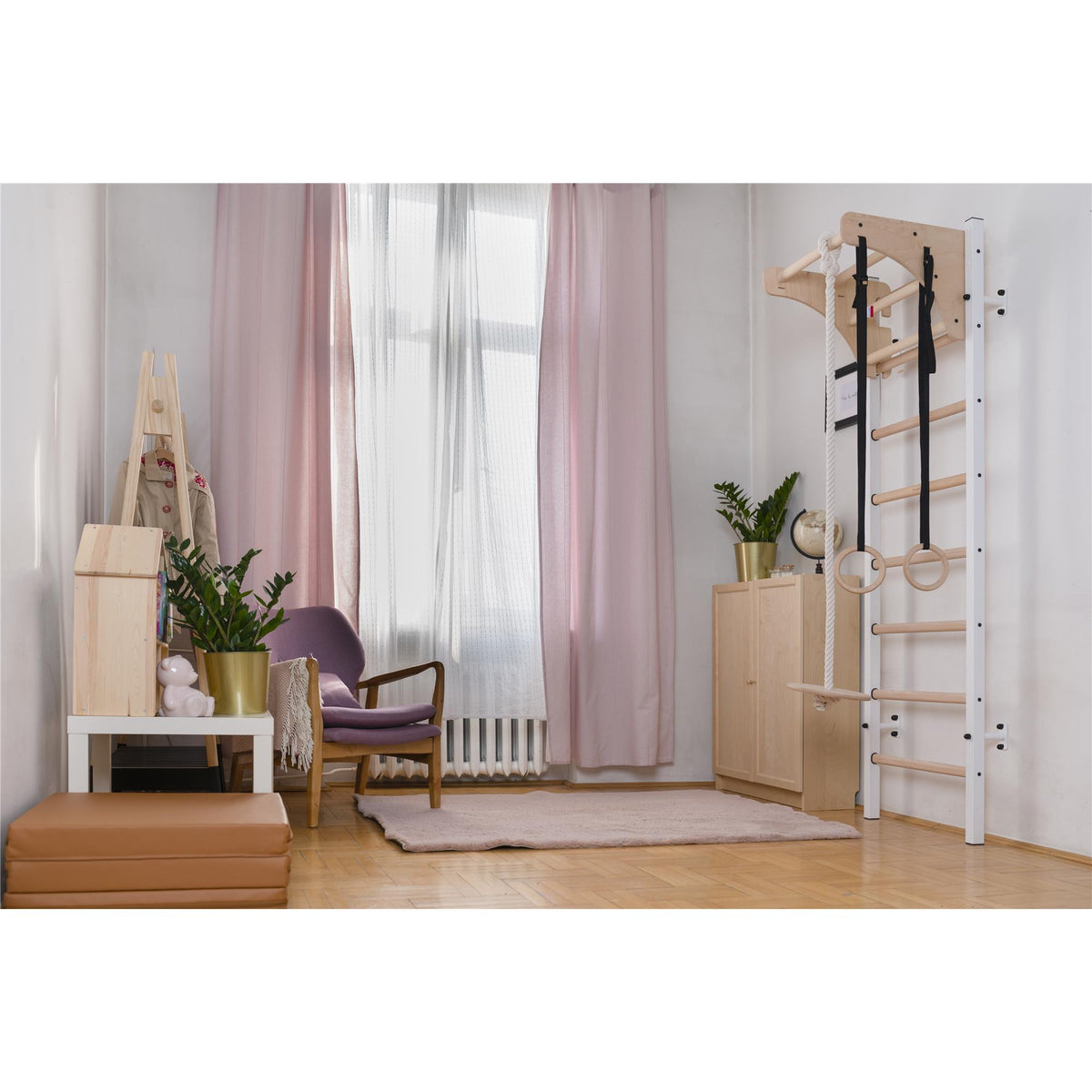 BenchK Sprossenwand 211 mit verstellbarer Klimmzugstange aus Buchenholz und Gymnastikzubehör – Ansicht 3