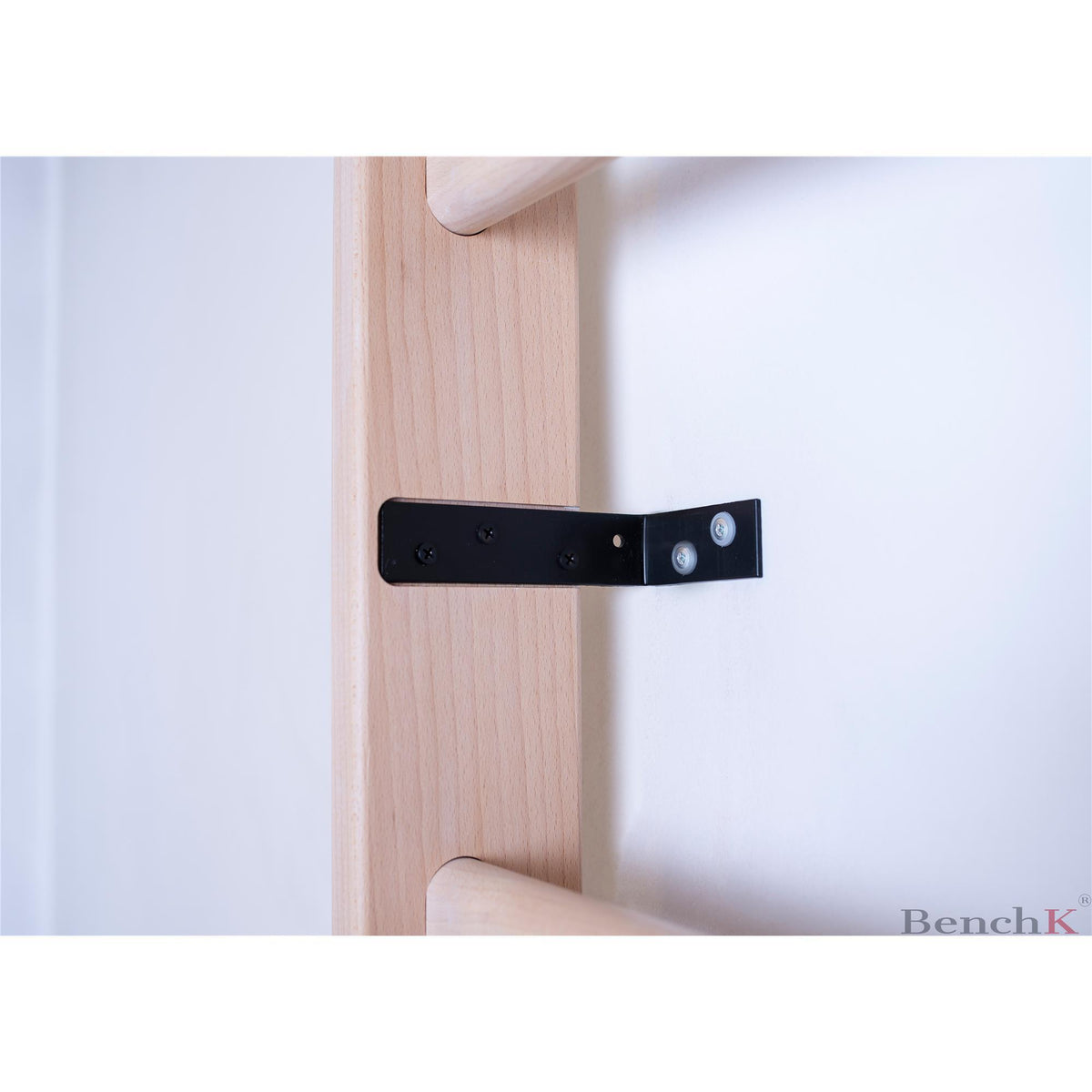 BenchK Sprossenwand 111 aus massivem Buchenholz mit verstellbarer Klimmzugstange – Ansicht 4