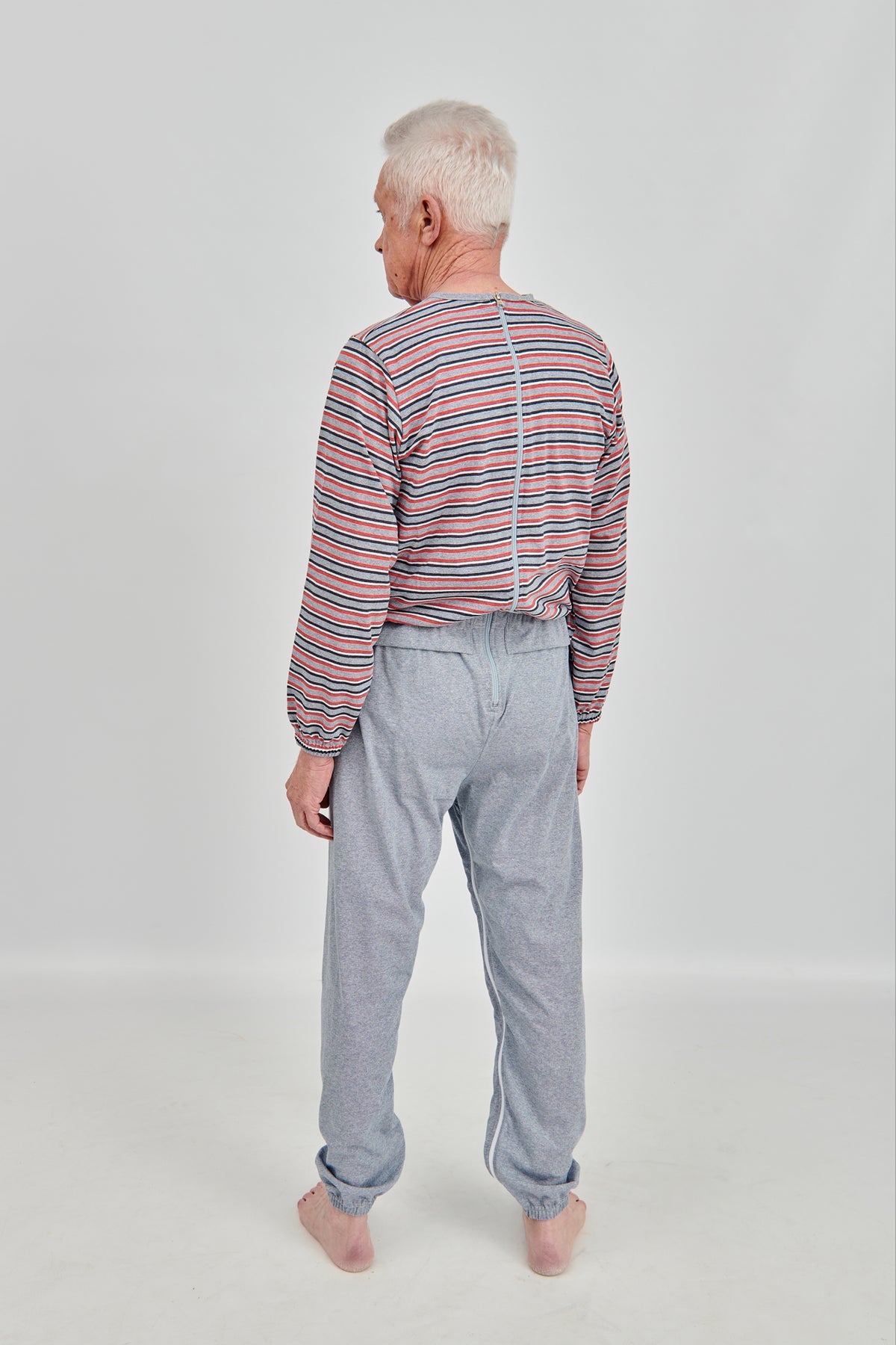 anne-lore by Van Herck Pyjama blau-rot/grau-blau, Reißverschluss auf den Rücken und zwischen den Beinen – Ansicht 2