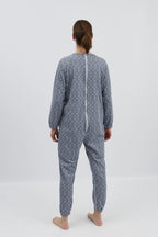 anne-lore by Van Herck Winterpyjama blau/grau, lange Beine, lange Ärmel, Reißverschluss auf den Rücken und zwischen den Beinen – Ansicht 3