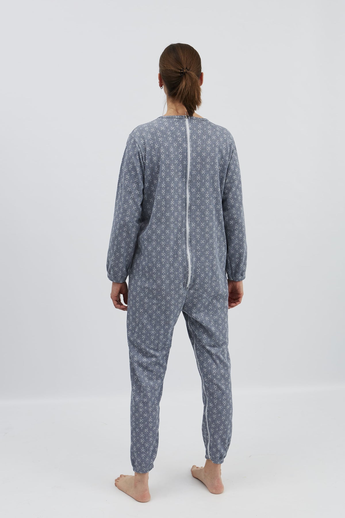 anne-lore by Van Herck Winterpyjama blau/grau, lange Beine, lange Ärmel, Reißverschluss auf den Rücken und zwischen den Beinen – Ansicht 3